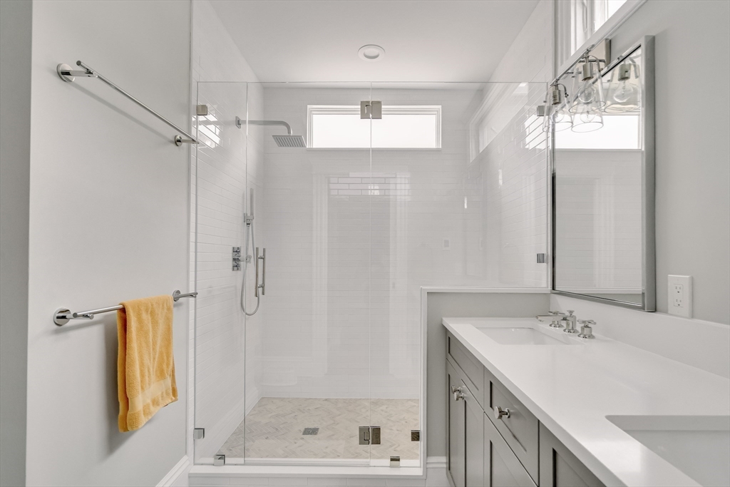 105 Winchester St, Coolidge Corner