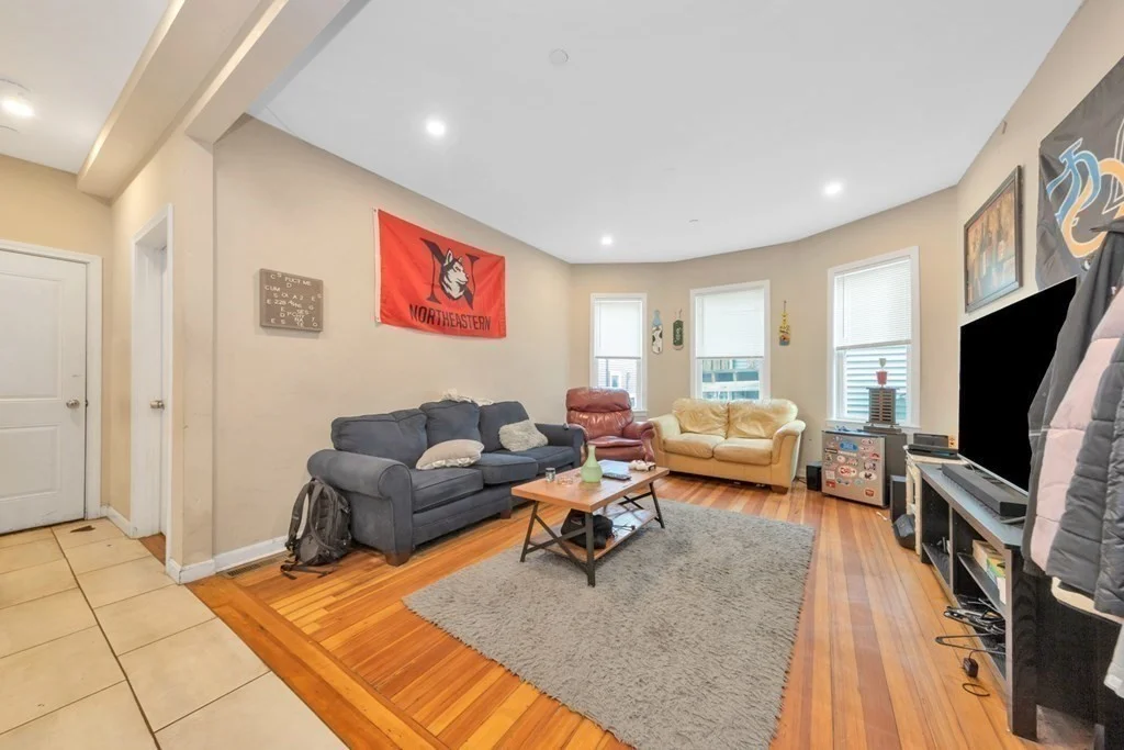 228 Calumet St, Mission Hill