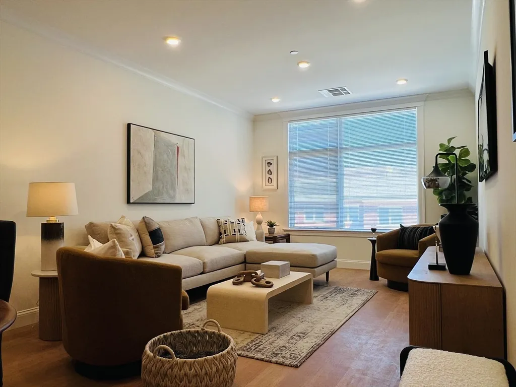 201 Sherman Rd, Chestnut Hill