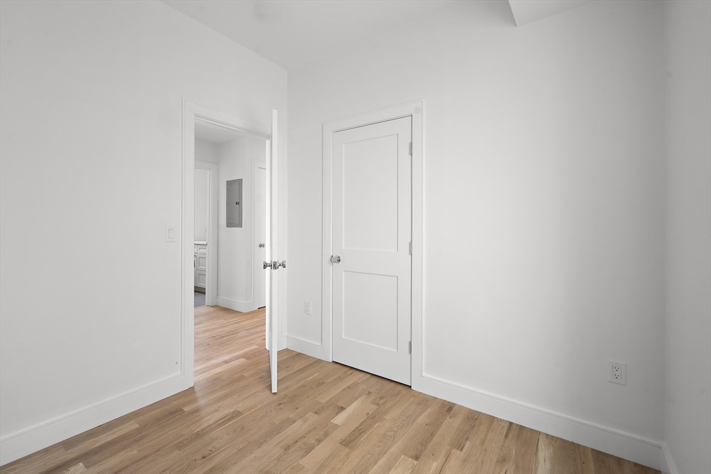 298 Maverick St, East Boston