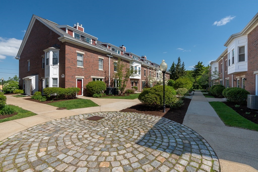 166 Quincy Shore Dr, Quincy