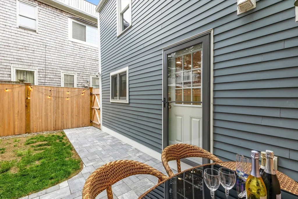 7 Summer St, Newburyport