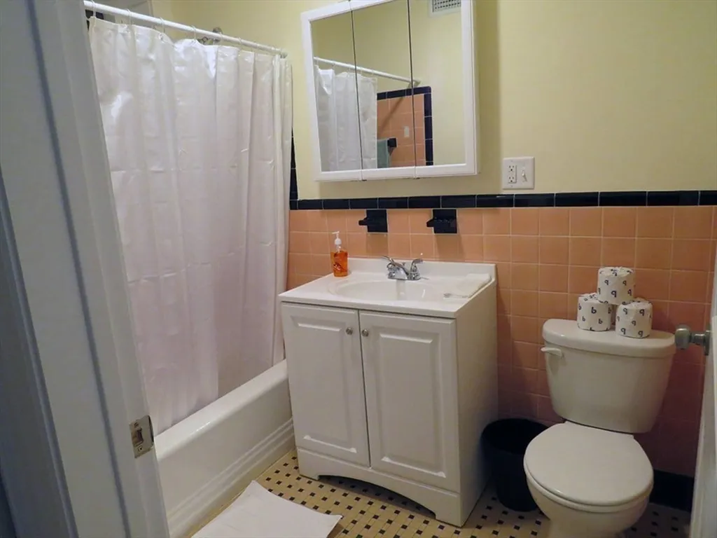 1462 Beacon St, Corey Hill