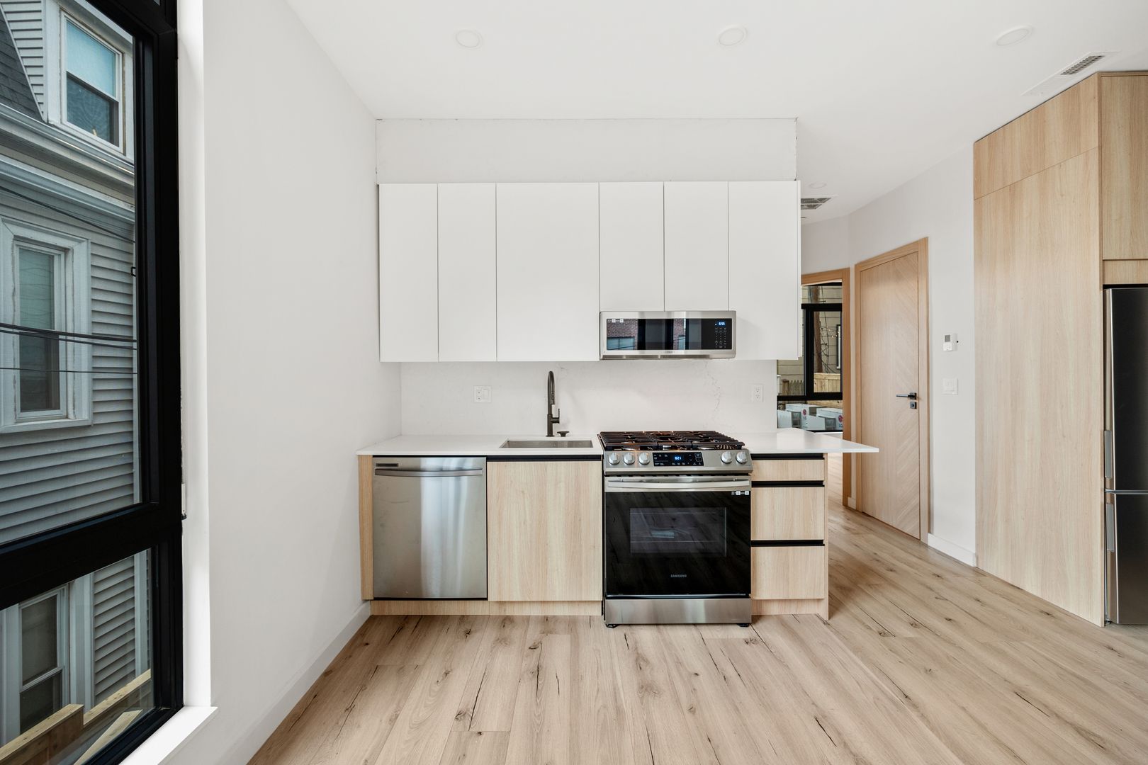 6 National St, South Boston