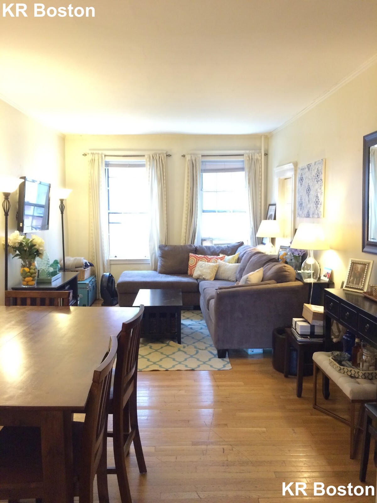 3 bed, 1 bath apartment for rent at 61 Myrtle St Unit 1, Beacon Hill — photo 2 of 6