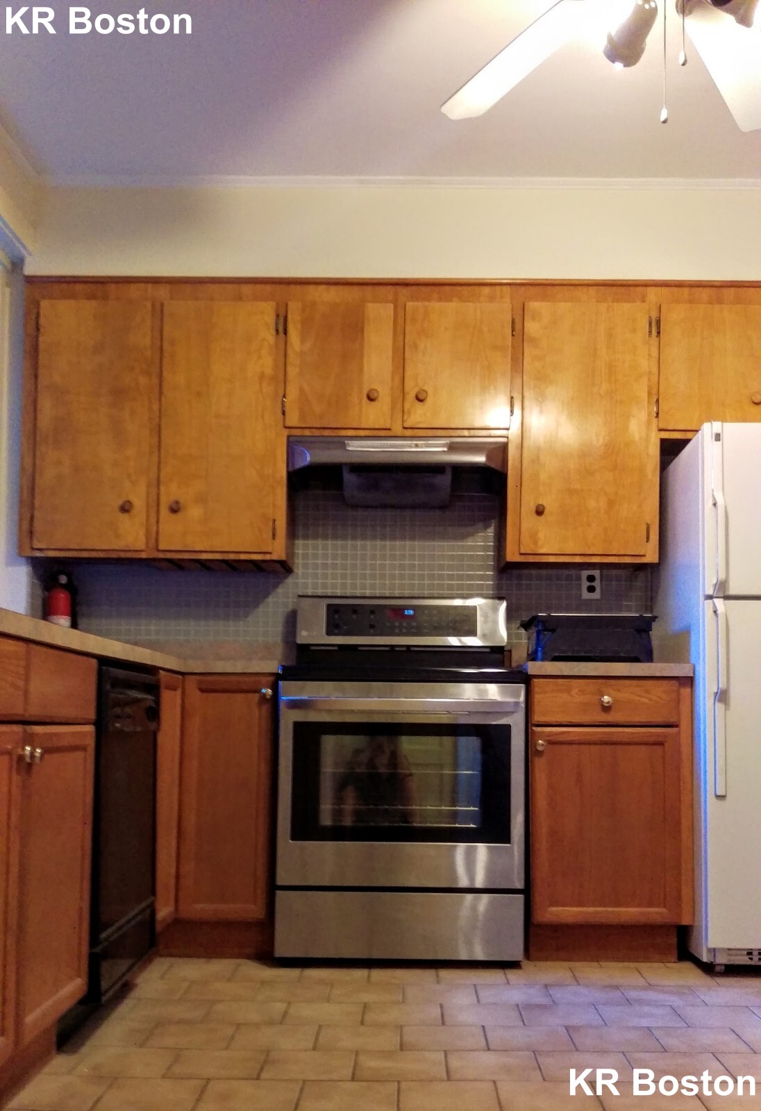 3 bed, 1 bath apartment for rent at 61 Myrtle St Unit 1, Beacon Hill — photo 5 of 6
