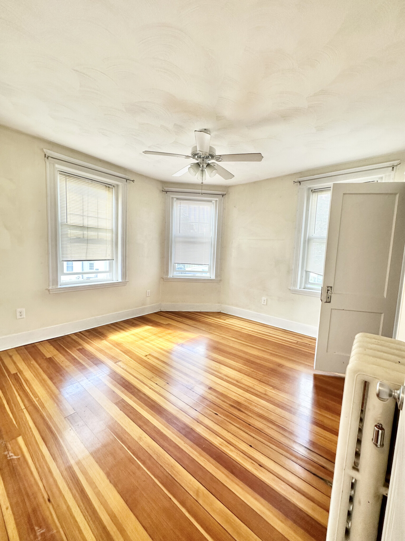 3 bed, 1 bath apartment for rent at 61 Royal St Unit 2, Allston — photo 2 of 5