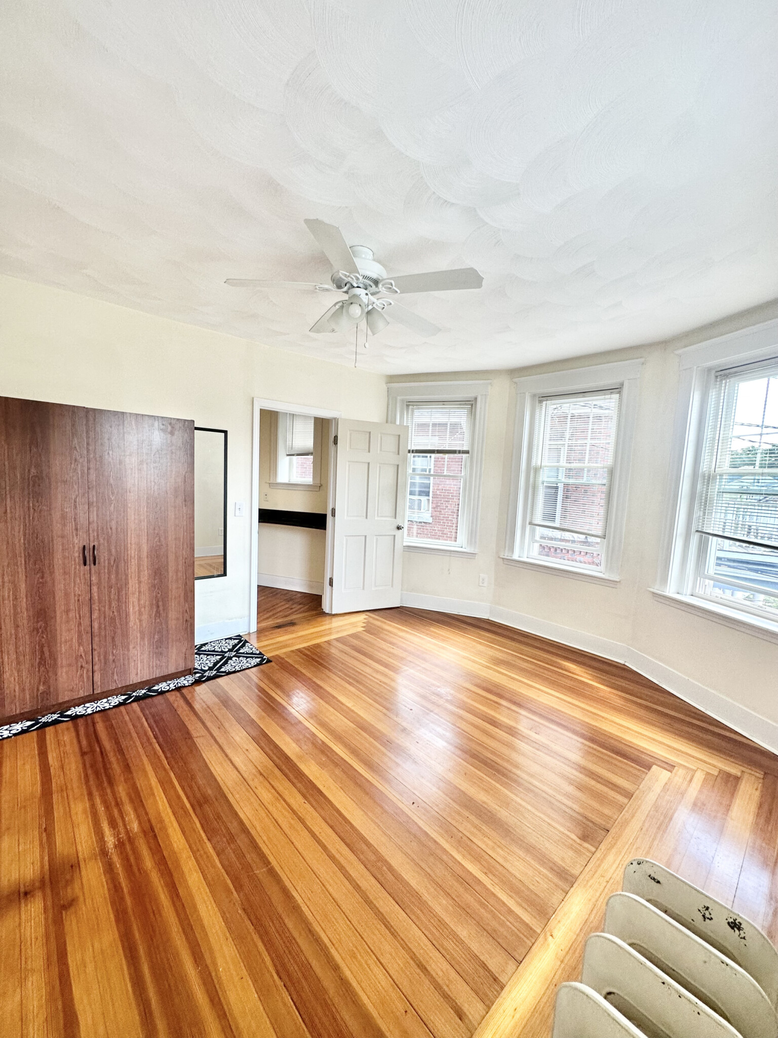 3 bed, 1 bath apartment for rent at 61 Royal St Unit 2, Allston — photo 3 of 5
