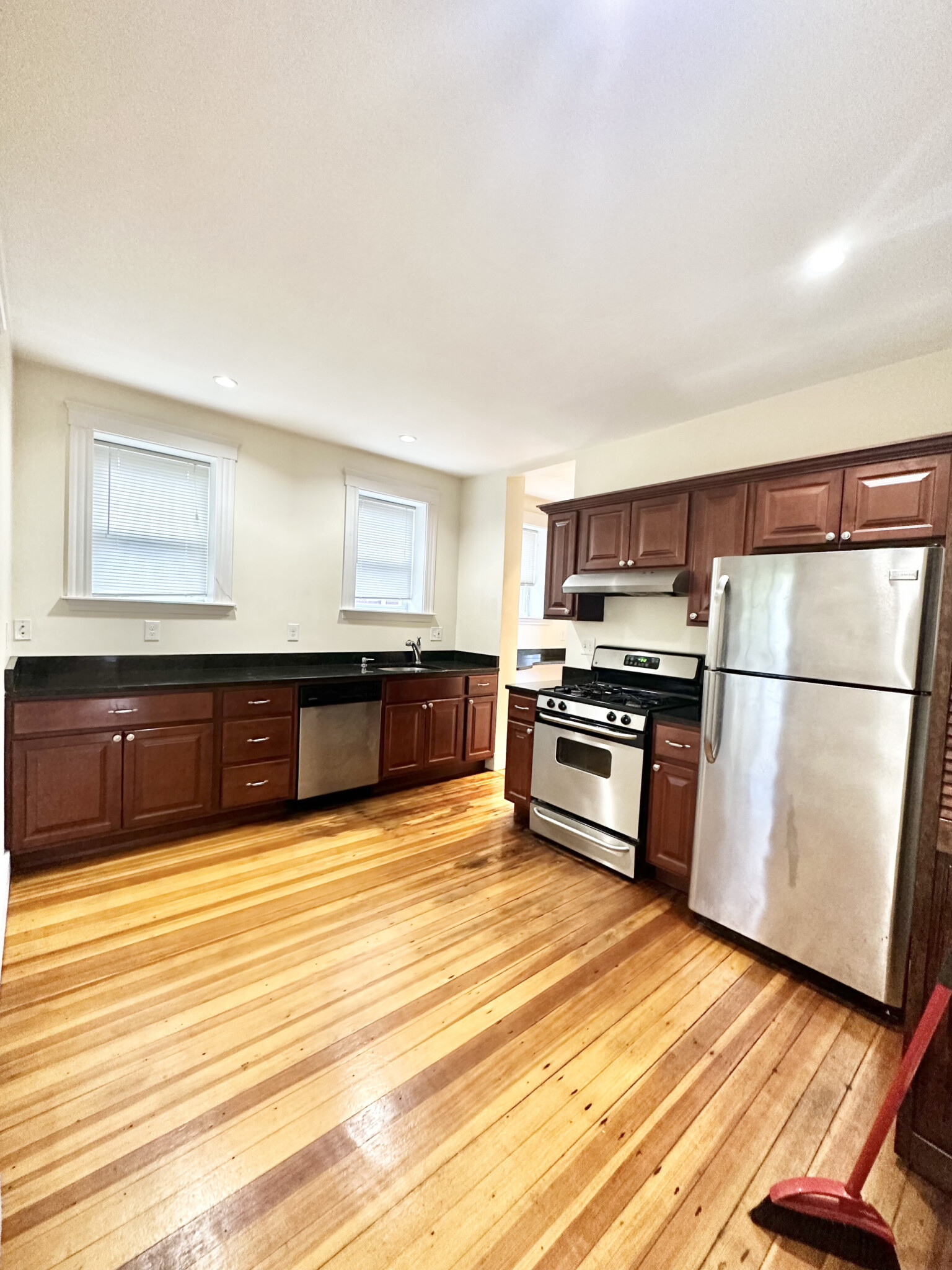 3 bed, 1 bath apartment for rent at 61 Royal St Unit 2, Allston — photo 4 of 5