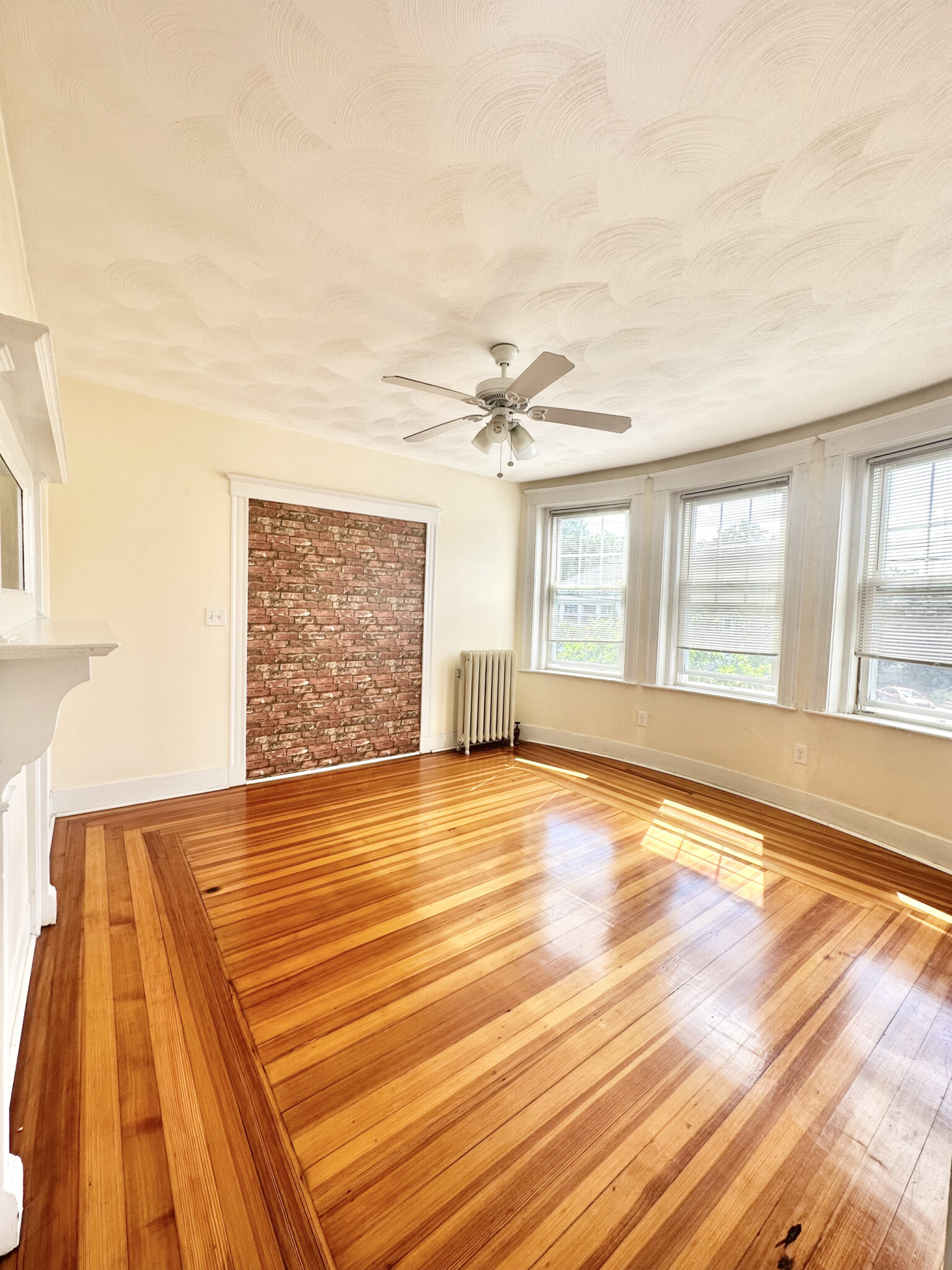 3 bed, 1 bath apartment for rent at 61 Royal St Unit 2, Allston — photo 5 of 5