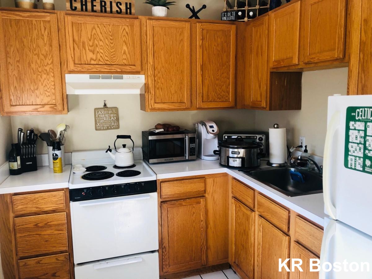 1 bed, 1 bath apartment for rent at 61 Selkirk Rd Unit 7., Brighton — photo 2 of 3