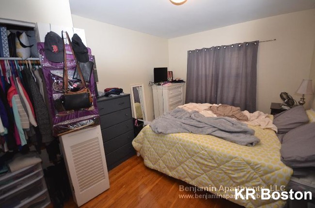 1 bed, 1 bath apartment for rent at 61 Selkirk Rd Unit 4a, Brighton — photo 1 of 3