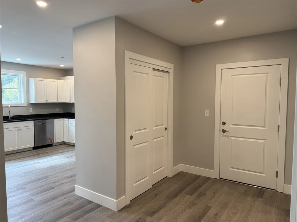 251 Sladen St, Dracut