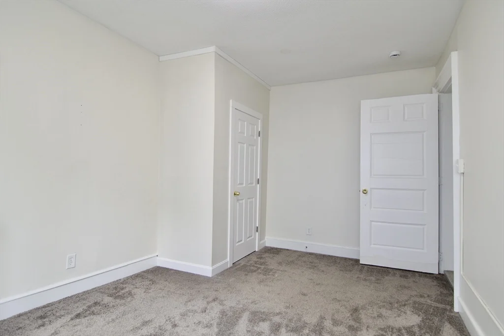 60 Howes St, Springfield