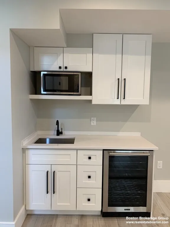 7 Sharon Ave, Auburndale