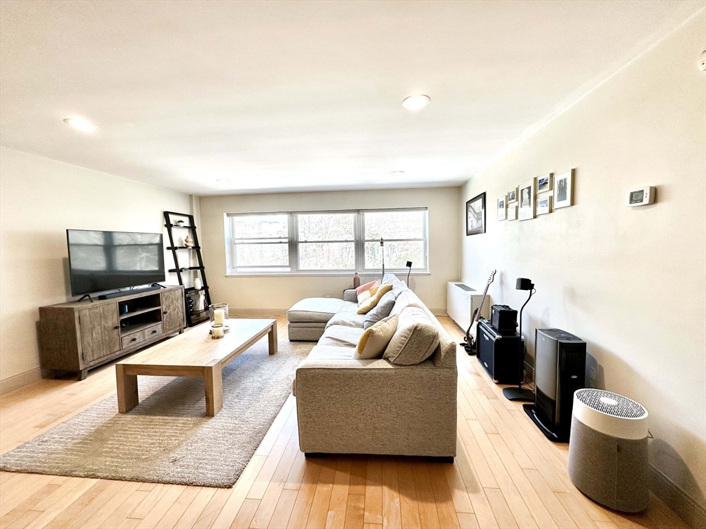 1600 Beacon St, Corey Hill