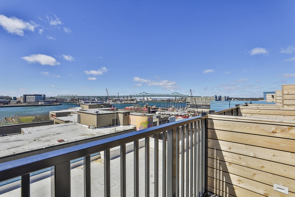 301 Border St, East Boston