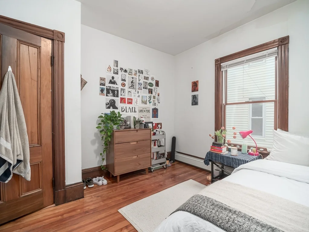 318 Beacon St, Ward Two