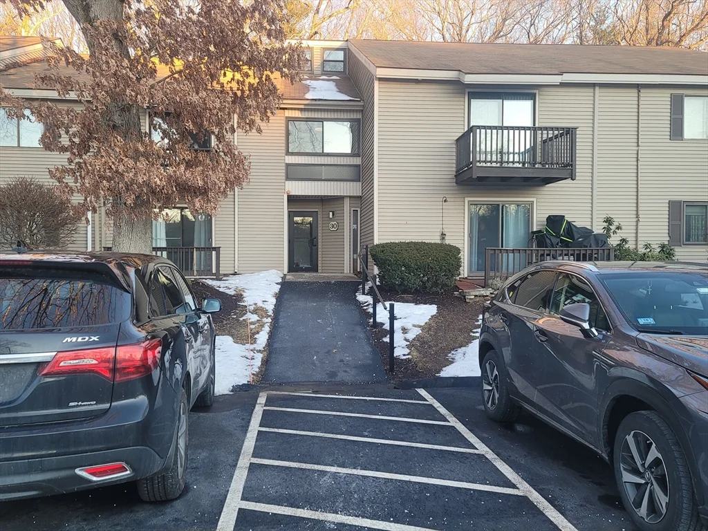 30 Thayer Pond Dr, Oxford