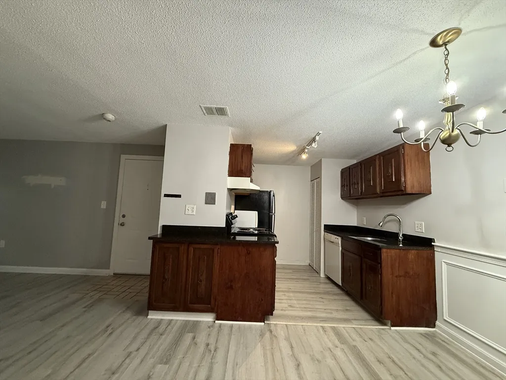 34 Walden Dr, Natick