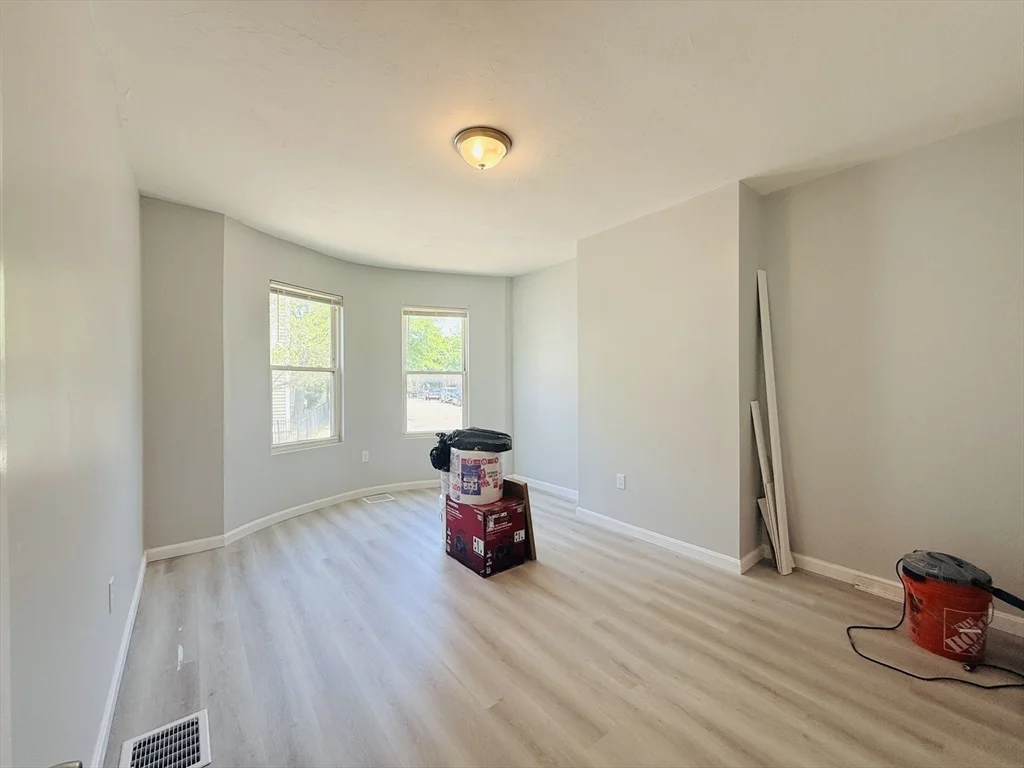 93 Zeigler St, Roxbury