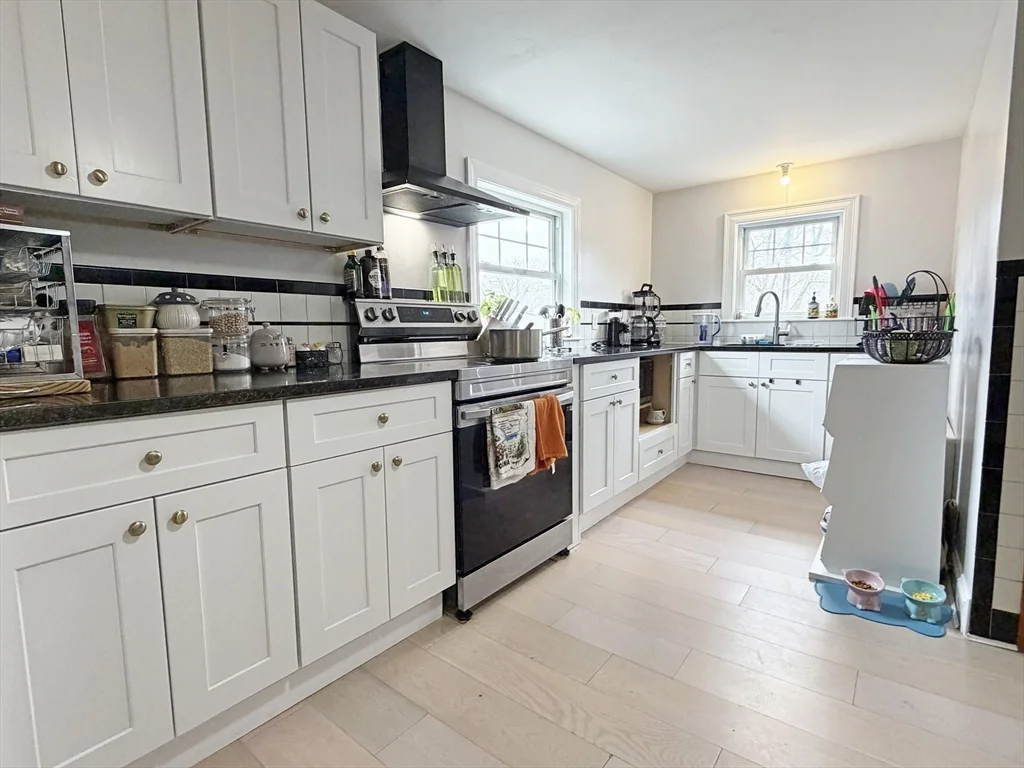 75-77 Dale St, Waltham
