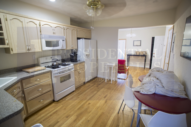 2.5 bed, 1 bath apartment for rent at 116 Bremen St Unit 1, East Boston — photo 2 of 10