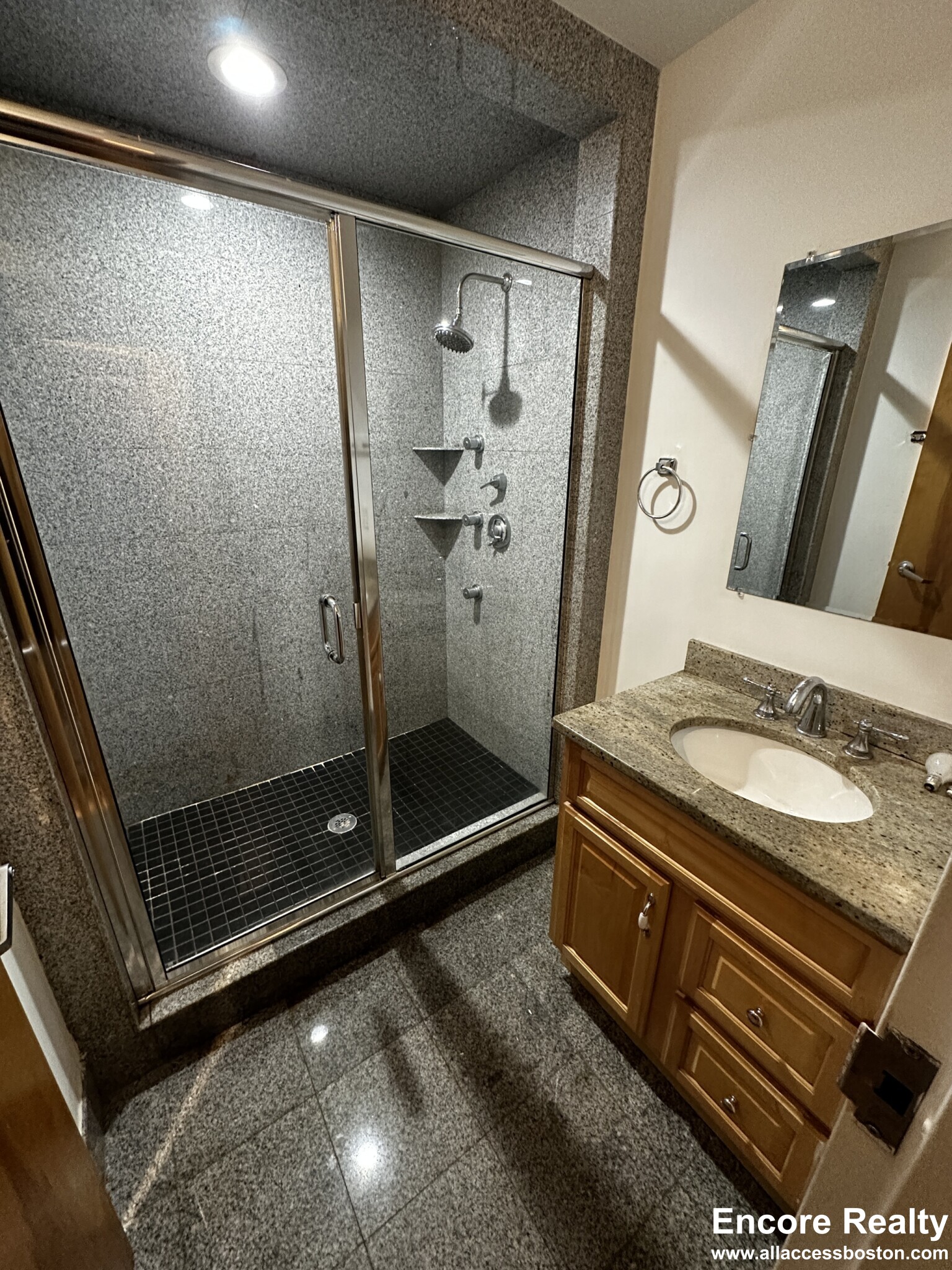 254 Friend St, West End