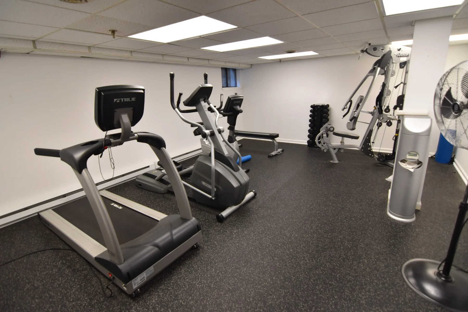 320 Hammond Pond Pkwy, Chestnut Hill