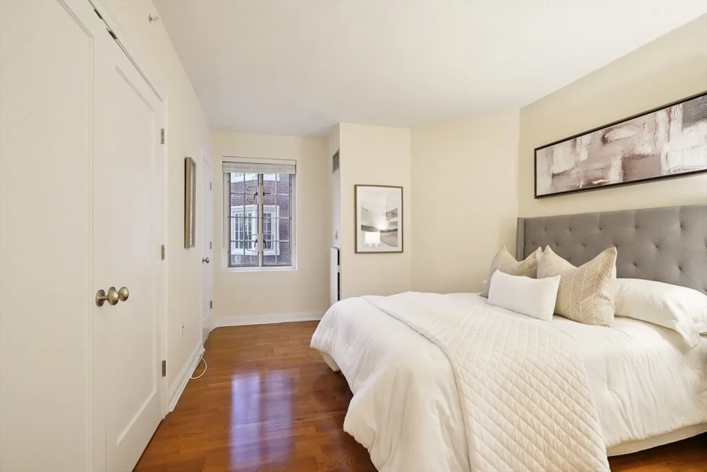 20 Chapel St, Longwood