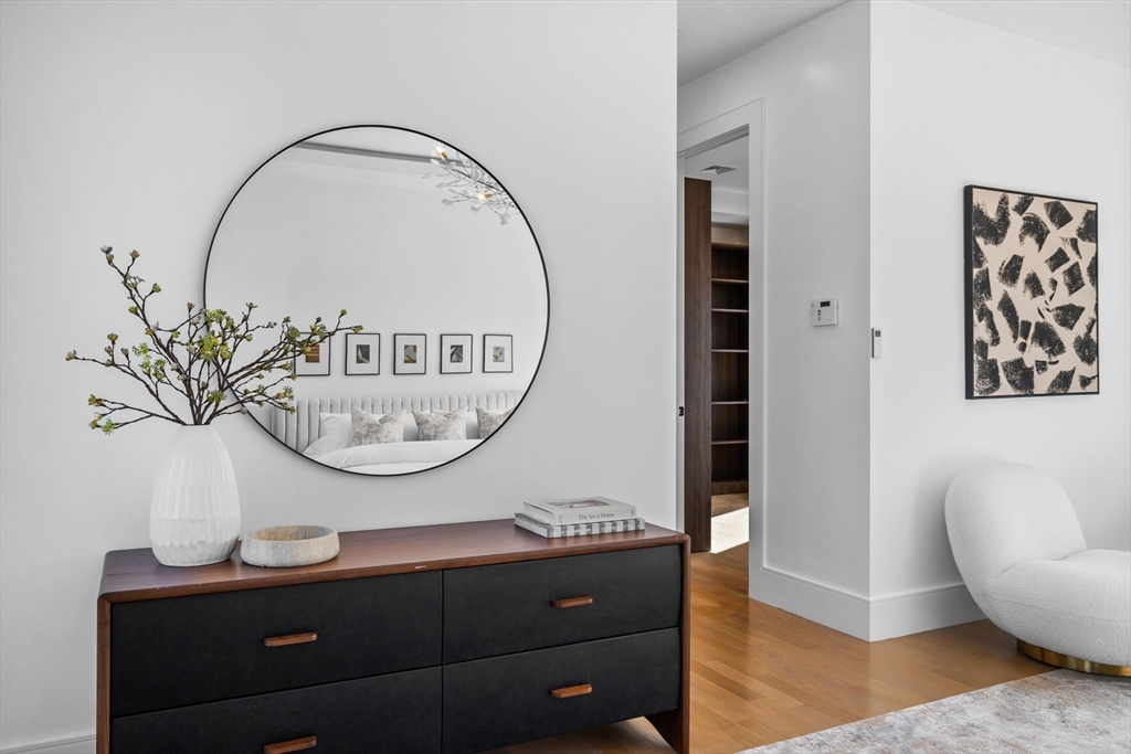 706 Saw Mill Brook Pkwy, Newton Center