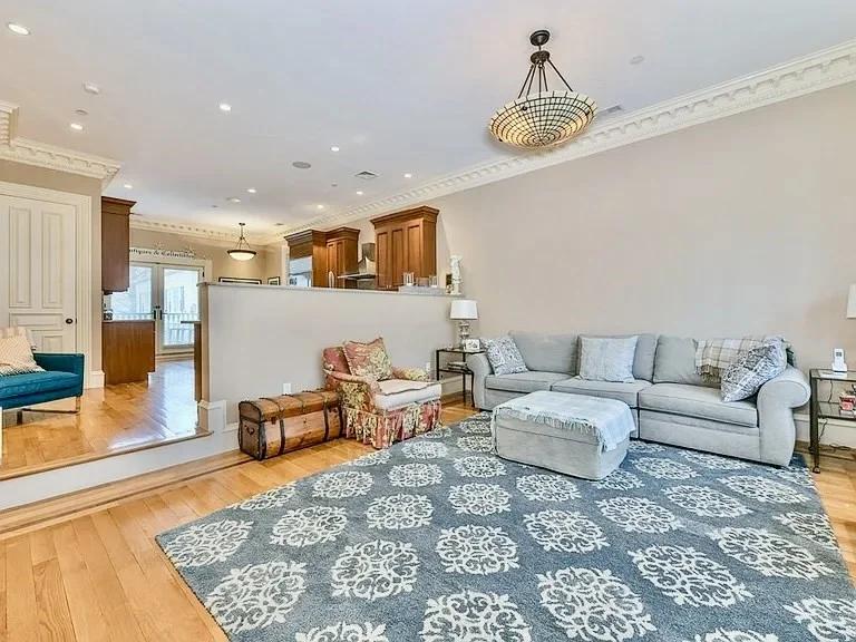 61 M, South Boston