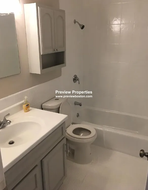 73 Charlesbank Rd, Newton Corner