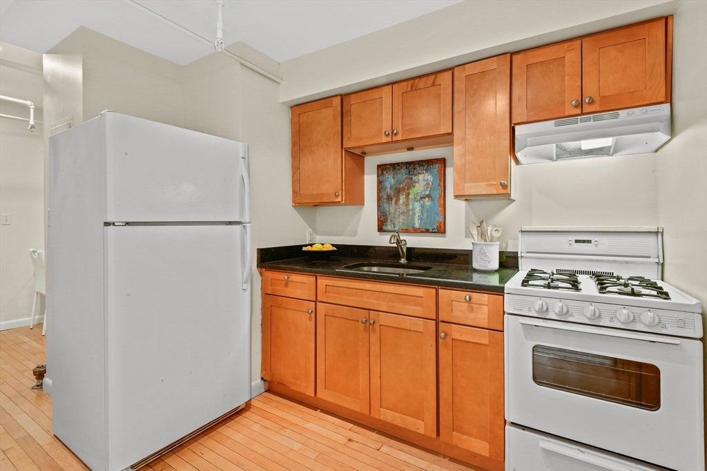 186 Commonwwalth Ave, Back Bay