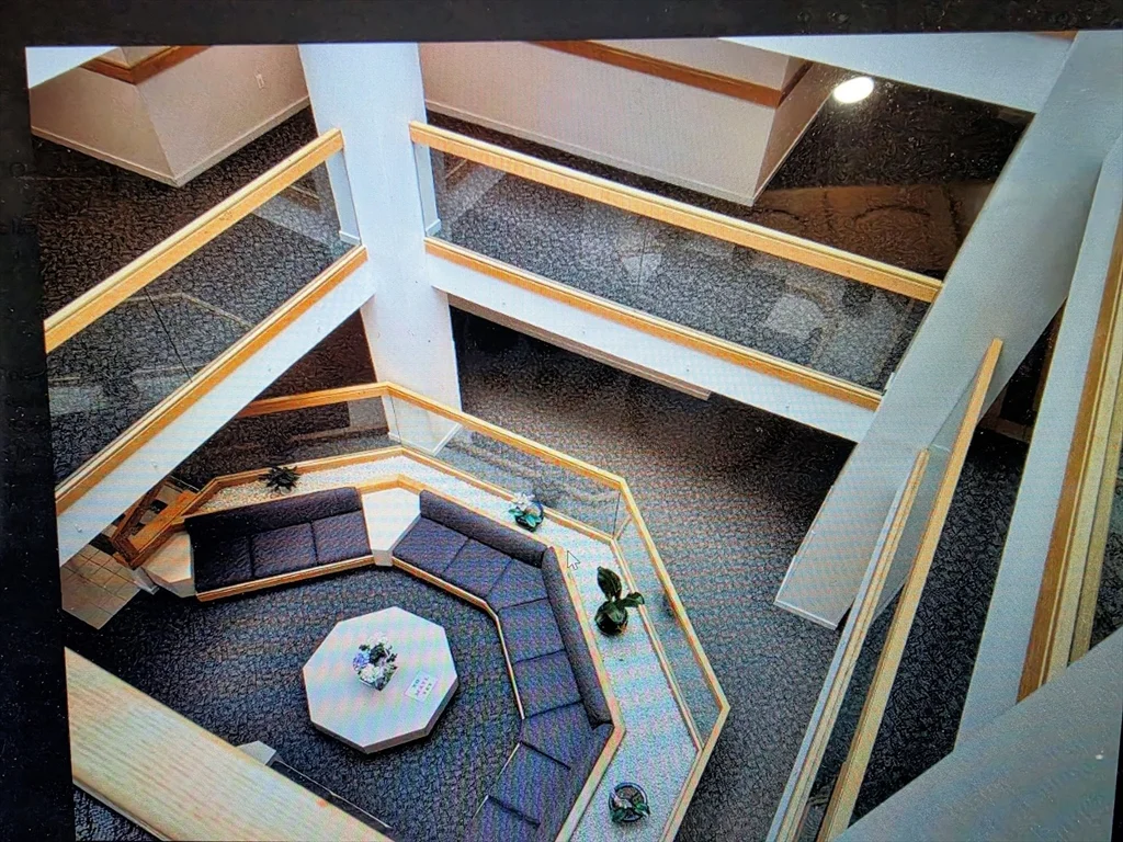 380 Place Ln, Woburn