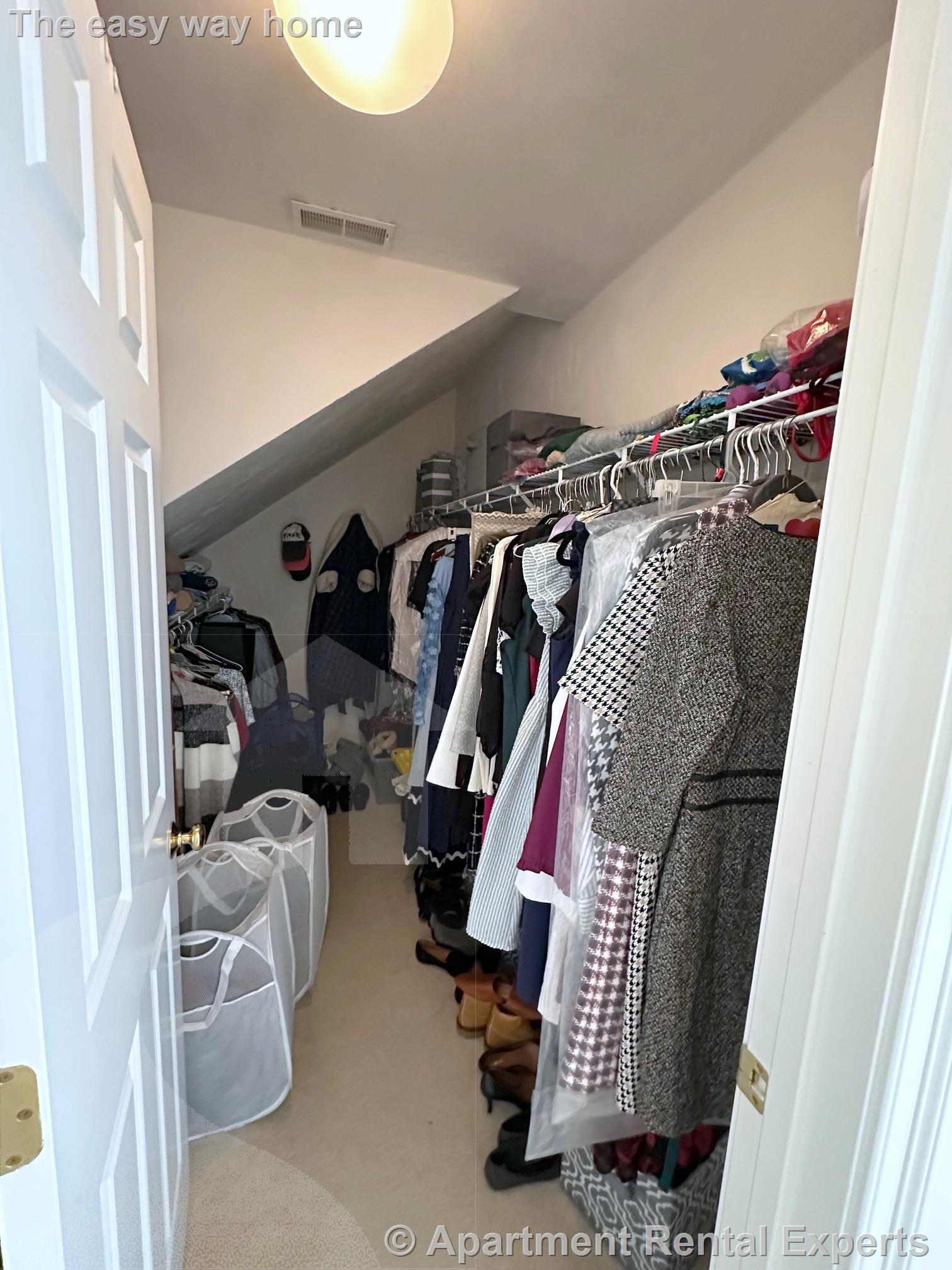 6 Farmers Circle, Arlington Center