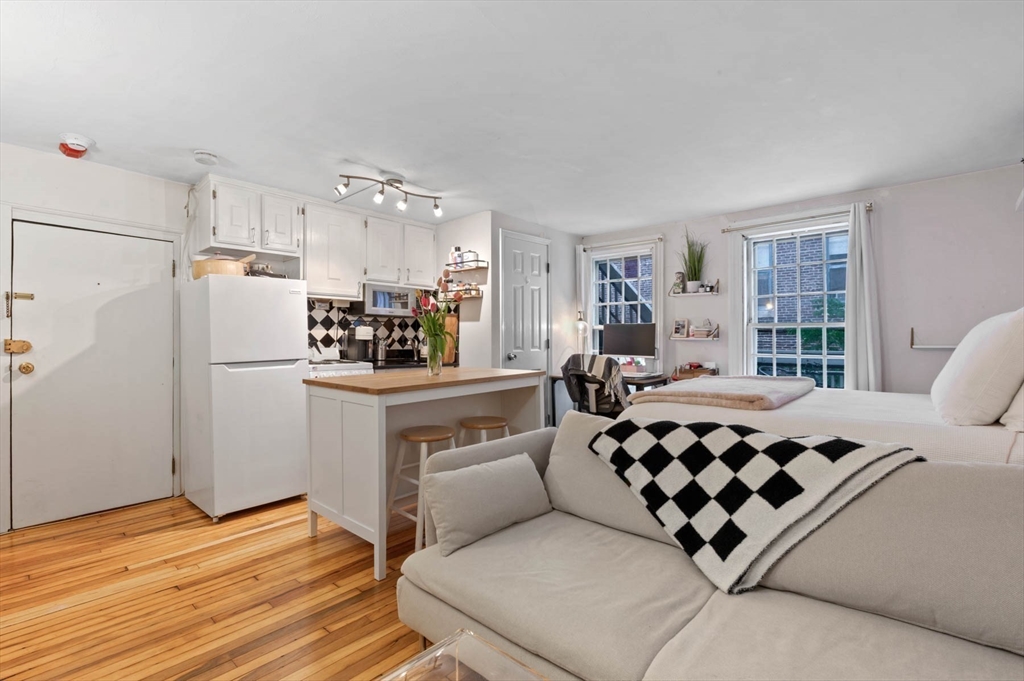 36 Joy St, Beacon Hill