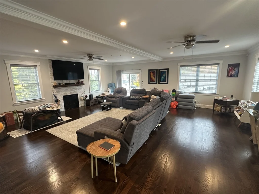 53 Old Mystic St, Arlington