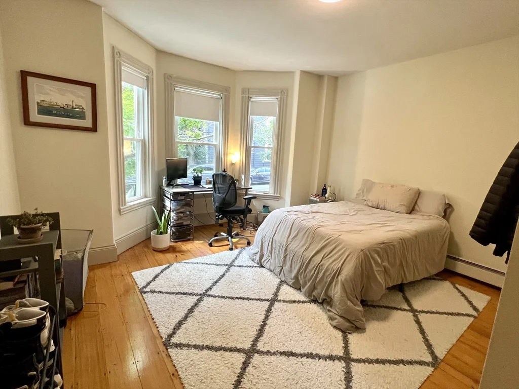 682 E 6th St, South Boston