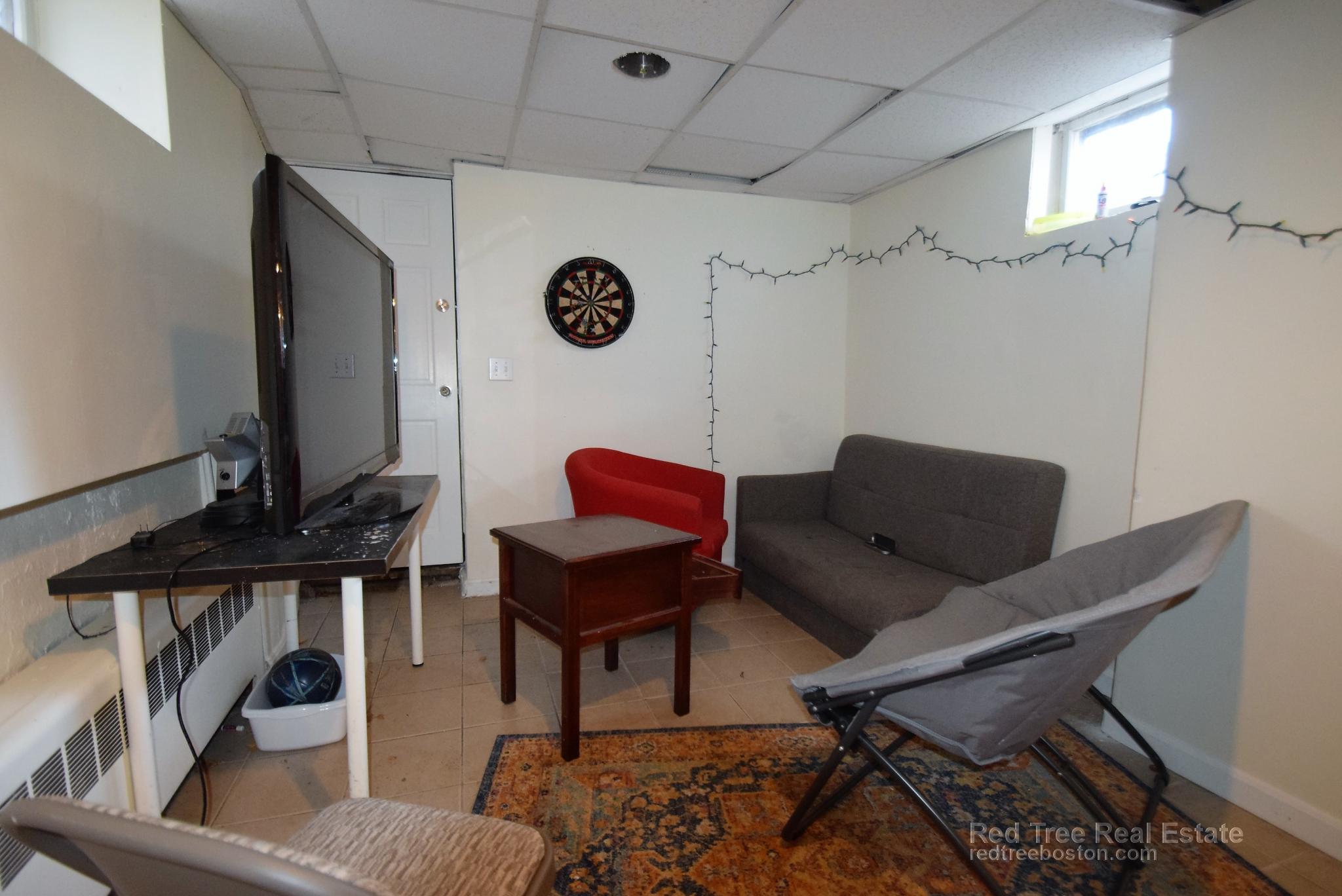 6 bed, 3 bath apartment for rent at 44 Pratt St, Allston — photo 18 of 26