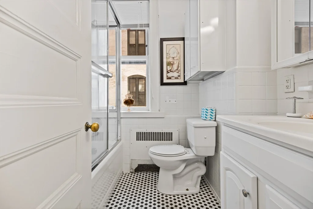 21 Beacon St, Downtown