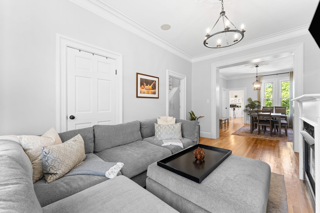 9 Gates St, South Boston