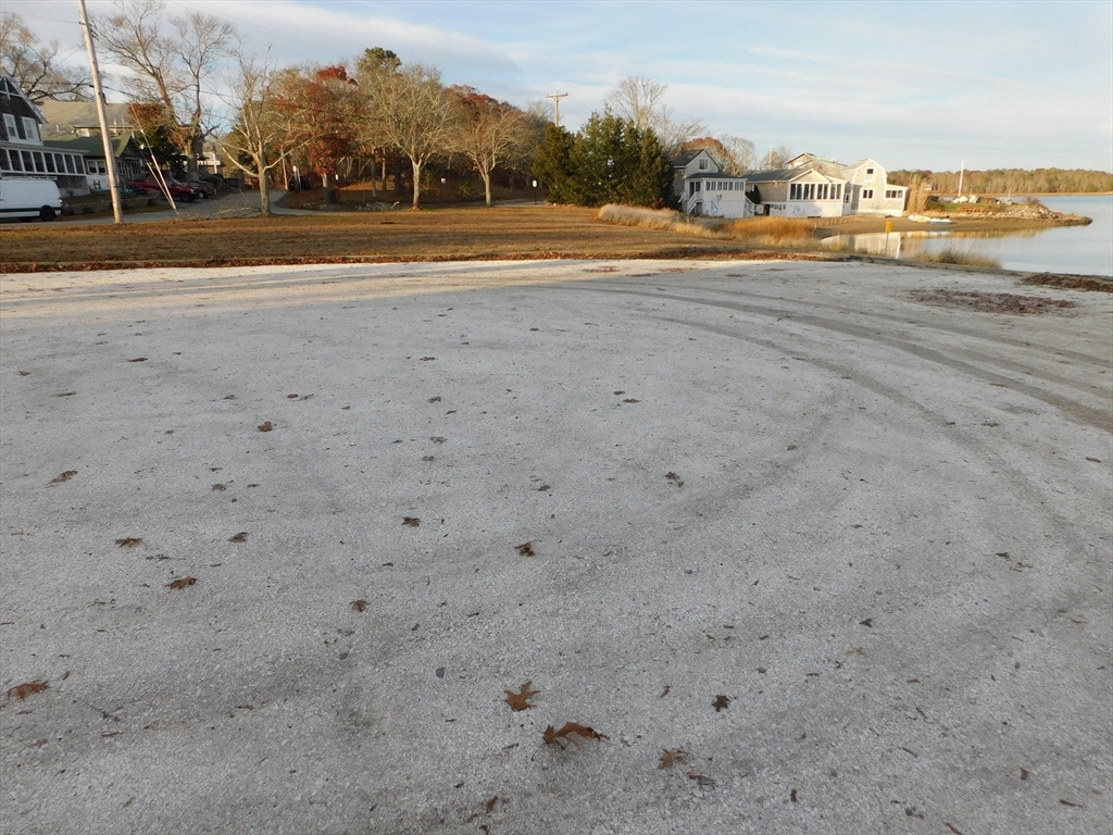 16 Thirteenth St, Wareham