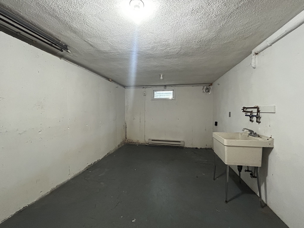 88 Sylvia St, Arlington