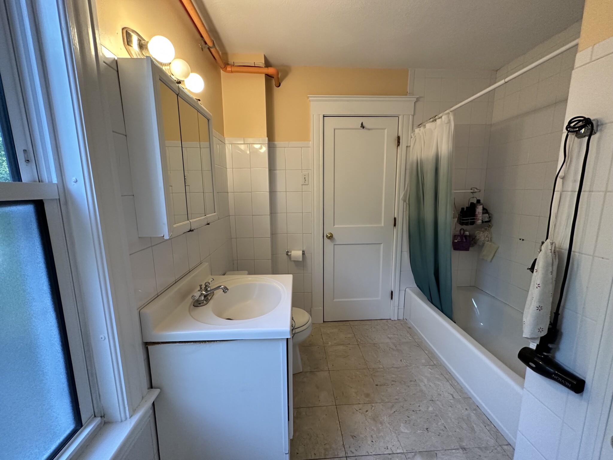 14 Hamilton Rd, North Brookline