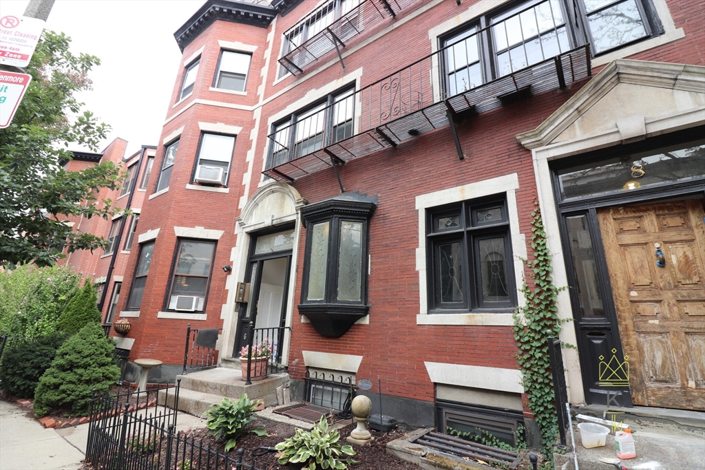 8 Keswick St, Fenway