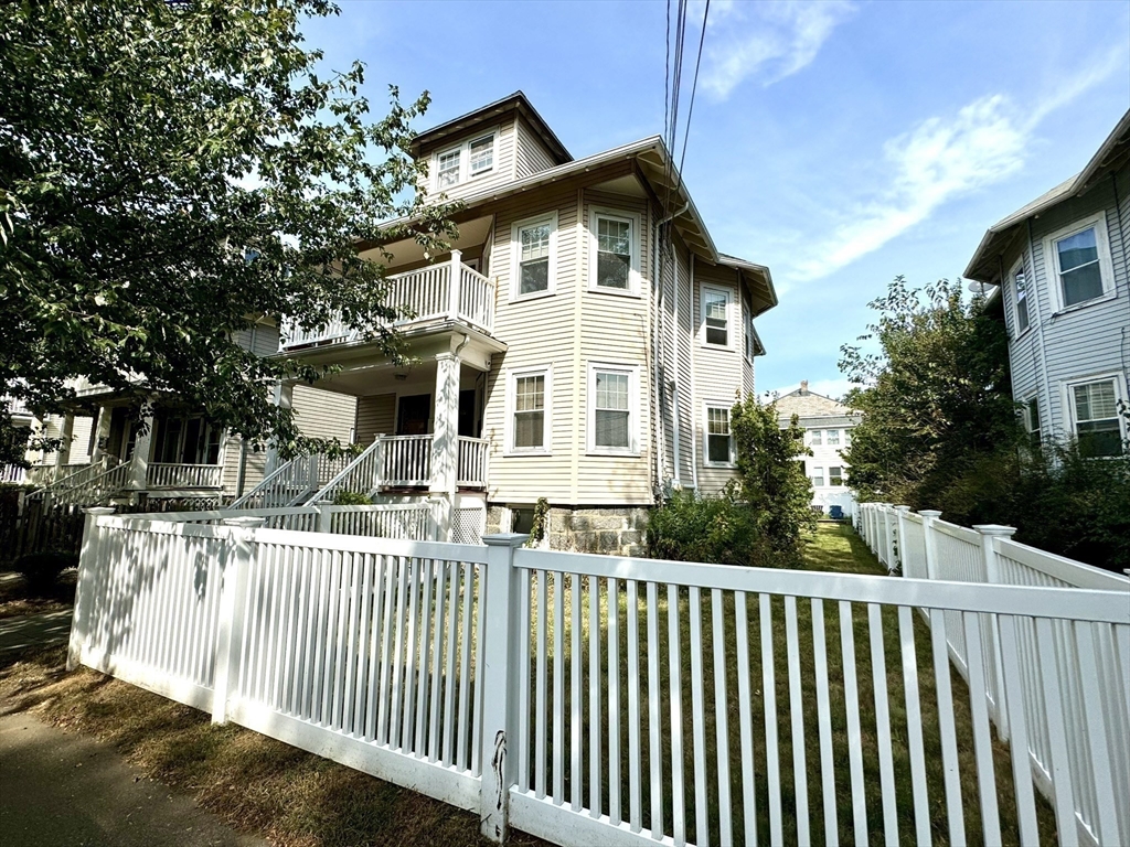 8 Kahler Ave, Milton