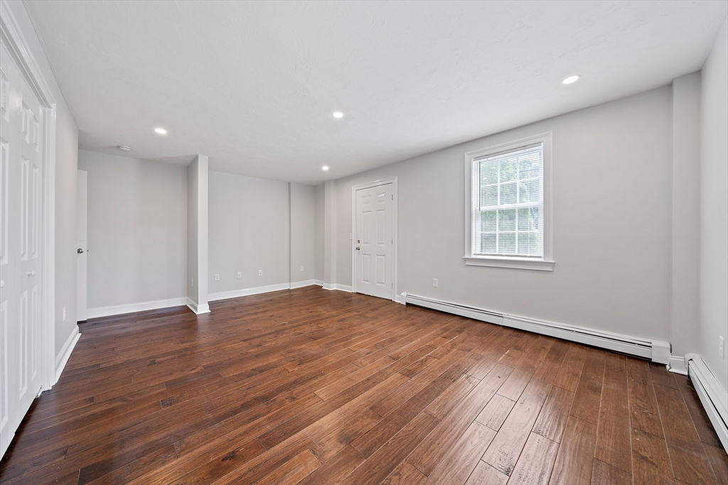 238 Neponset St, Canton