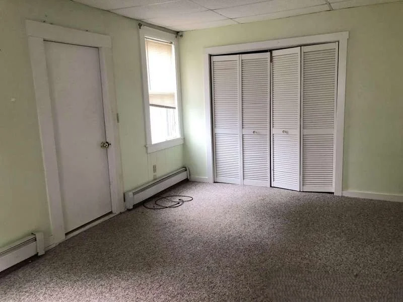 697 Main St, Amherst