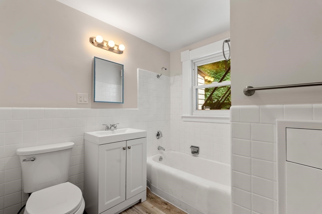 136 Academy Hill Rd, Brighton